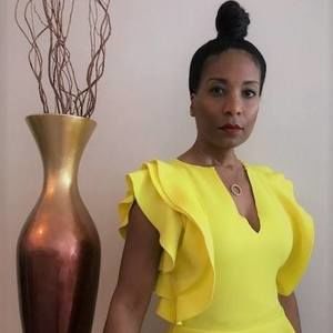 Meet your Posher, Ang'elle